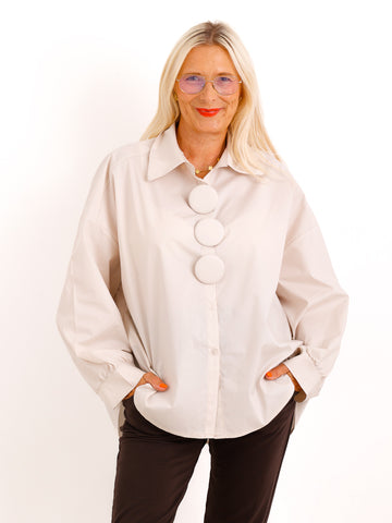 Bluse HAZEL.S – Stilvolle Bluse mit abnehmbaren Statement-Knöpfen – Gr. 38-48