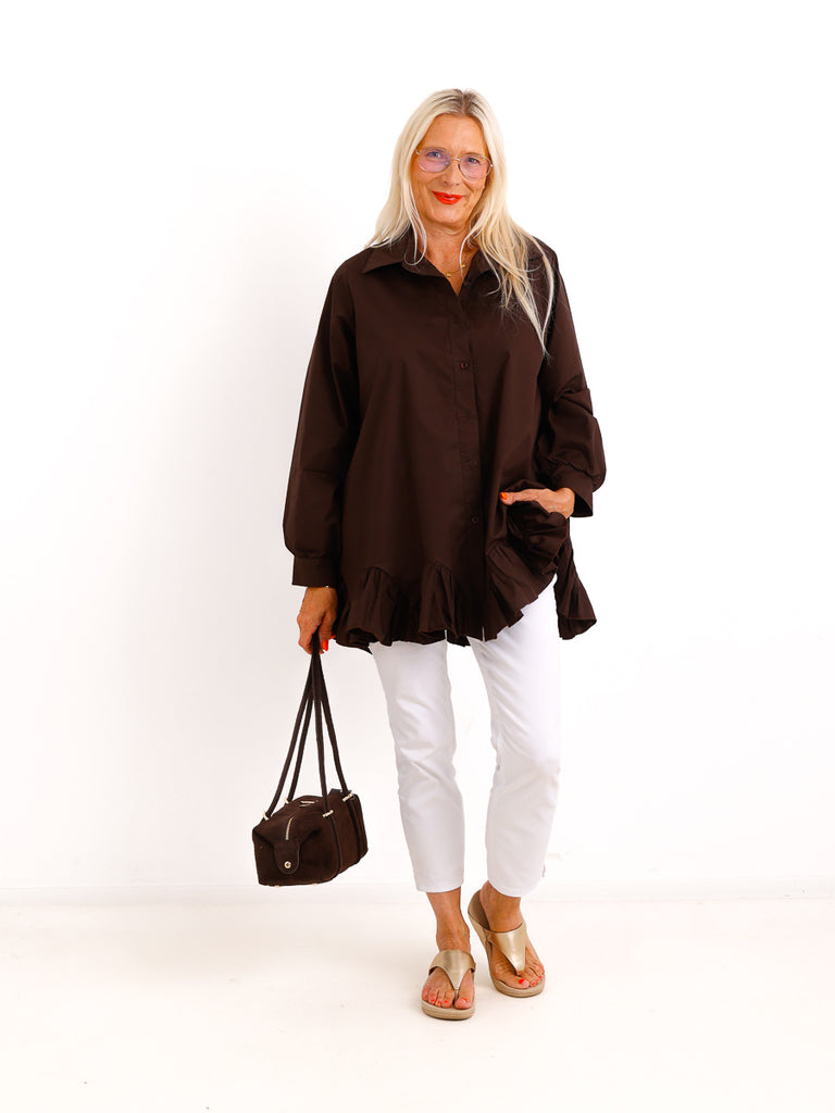 Bluse NOLA.S – Feminine Bluse mit verspieltem Rüschenabschluss – Gr. 36–44
