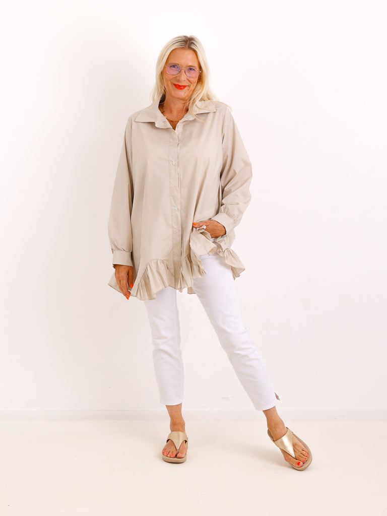Bluse NOLA.S – Feminine Bluse mit verspieltem Rüschenabschluss – Gr. 36–44