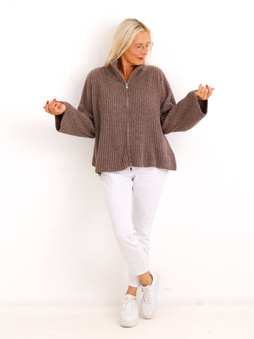 Oversize Strickjacke SOLINA – Lässiger Zip-Style & moderner Schnitt – Gr. 38–44