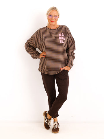 Oversize Sweatshirt MIRETTA – Namaste Statement-Print – Gr. 38–42/44