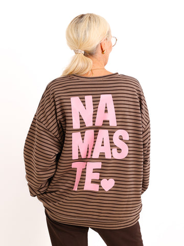 Oversize Sweatshirt MIRETTA – Namaste Statement-Print – Gr. 38–42/44