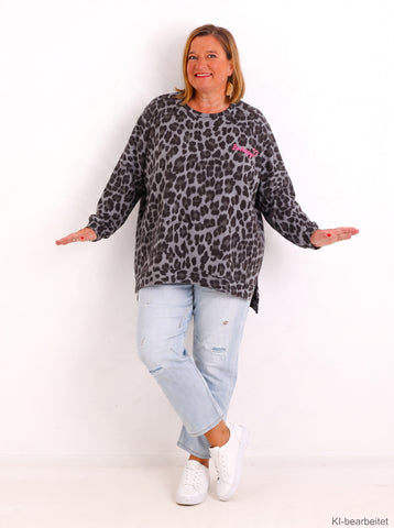 Curvy Size Sweatshirt JANELIE – Leo-Look mit BE HAPPY Statement-Print – Gr. 46–58