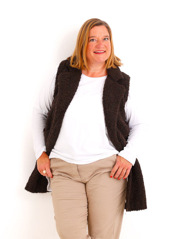 Strickweste NERIEL – Kuschelige Bouclé-Optik mit Reverskragen – Gr. 38–42