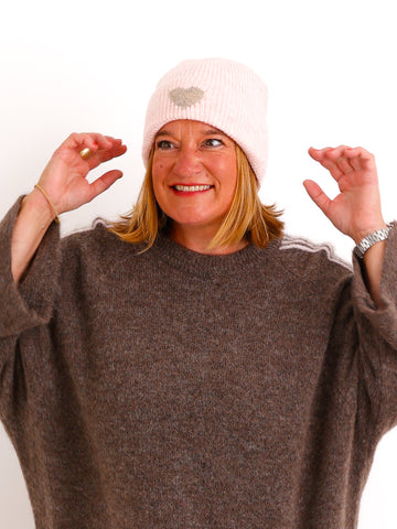 Strick-Beanie LISELLE – Softer Rippstrick mit Statement-Herz