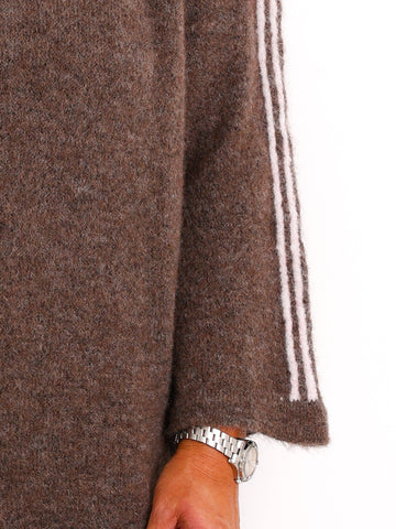 Curvy Size Pullover LUNELL – Extra langer Schnitt mit besonderen Ärmeldetails – Gr. 42–48