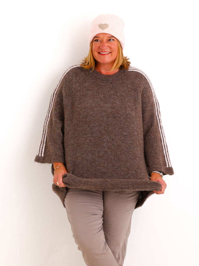 Curvy Size Pullover LUNELL – Extra langer Schnitt mit besonderen Ärmeldetails – Gr. 42–48