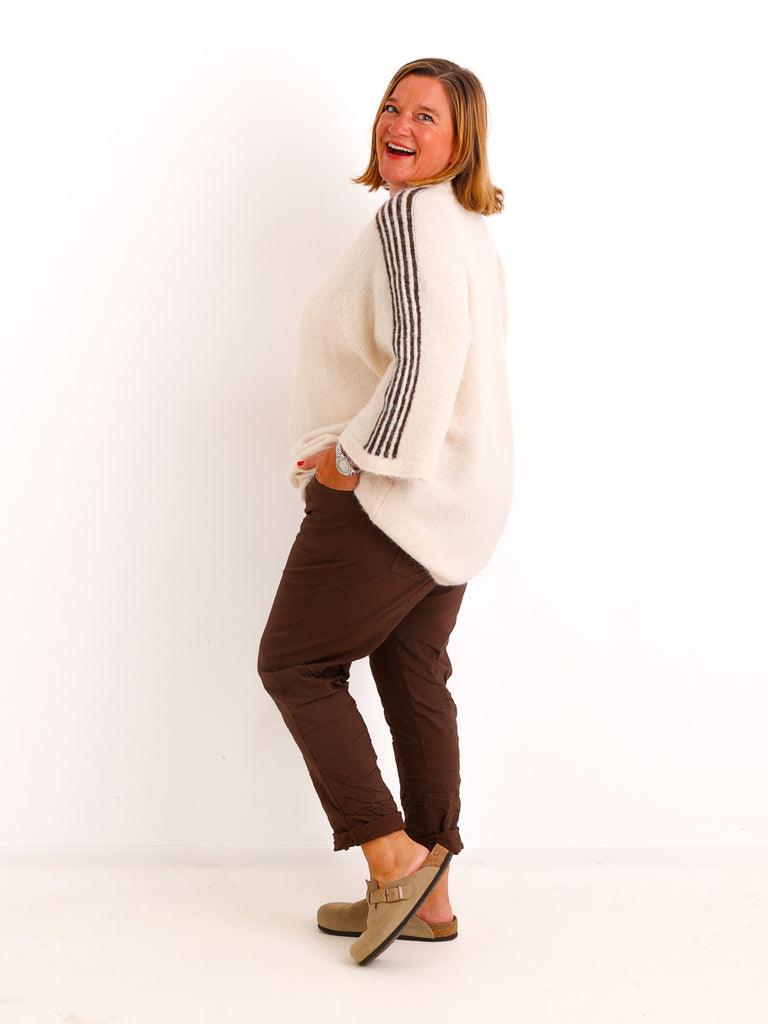 Curvy Size Pullover LUNELL – Extra langer Schnitt mit besonderen Ärmeldetails – Gr. 42–48