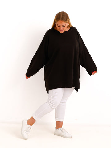 Curvy Size Sweatshirt MAILYS – Extra langer Oversize-Schnitt mit Patch-Details – Gr. 46–56