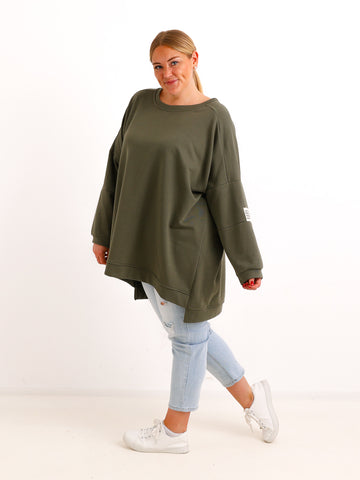 Curvy Size Sweatshirt MAILYS – Extra langer Oversize-Schnitt mit Patch-Details – Gr. 46–56