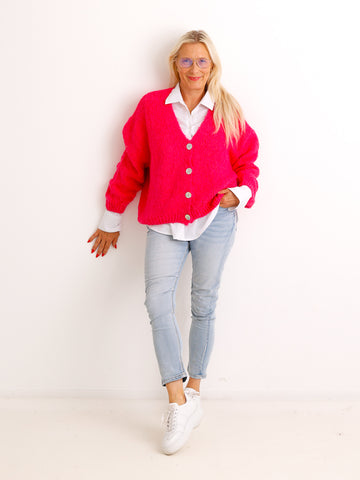 Oversize Strickjacke LIVARA – Flauschiger Glattstrick mit V-Ausschnitt – Gr. 38–44