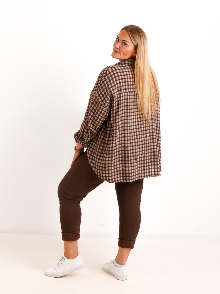 Oversize Karohemd NAYELLE – Leichte Baumwolle mit verlängertem Rücken – Gr. 40–46
