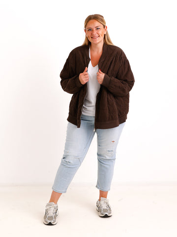 Curvy Size Bomberjacke YLVIE – Feincord mit besonderer Steppstruktur – Gr. 44–52