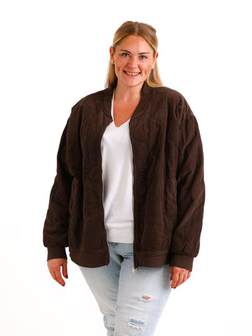 Curvy Size Bomberjacke YLVIE – Feincord mit besonderer Steppstruktur – Gr. 44–52