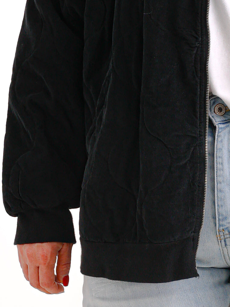 Curvy Size Bomberjacke YLVIE – Feincord mit besonderer Steppstruktur – Gr. 44–52