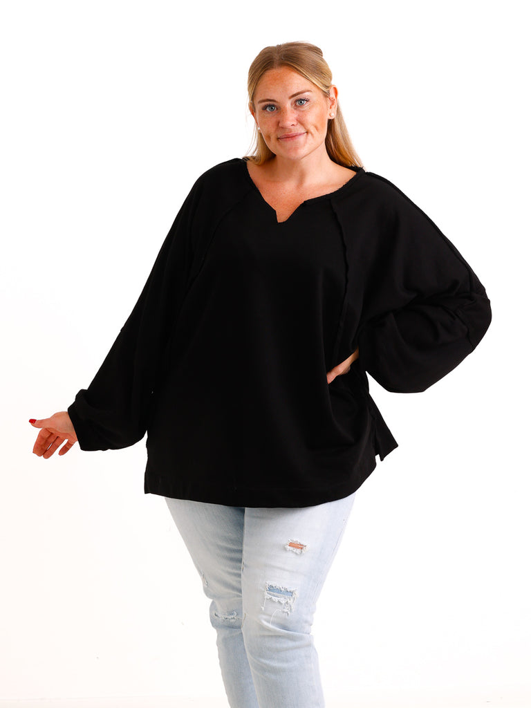 Curvy Size Sweatshirt GESA – Fledermaus-Look mit besonderen Inside-Out-Details – Gr. 44–50