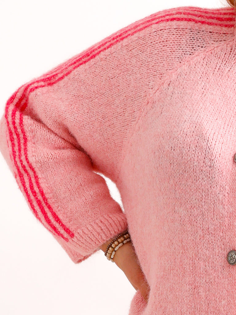 Curvy Size Strickjacke AVEY – Kuscheliger Glattstrick mit edlen Knopfdetails – Gr. 44–52