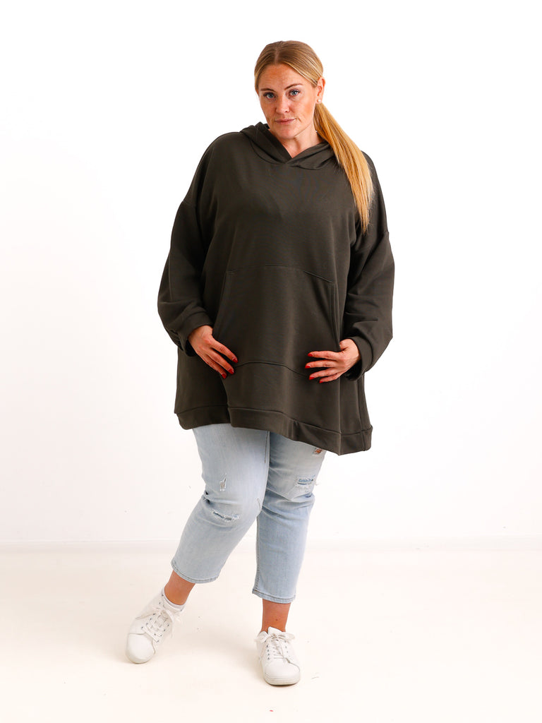 Curvy Size Hoodie ELSI – Extra weiter Long-Hoodie mit Kängurutasche – Gr. 46–56