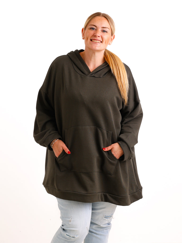 Curvy Size Hoodie ELSI – Extra weiter Long-Hoodie mit Kängurutasche – Gr. 46–56