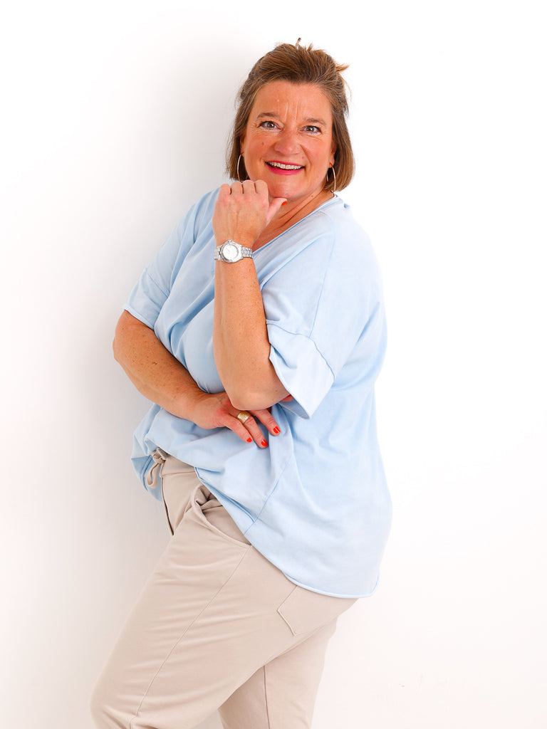 Oversize V-Neck T-Shirt JANICE.S – Premium Baumwolle – Rollsaum – Gr. 38-48