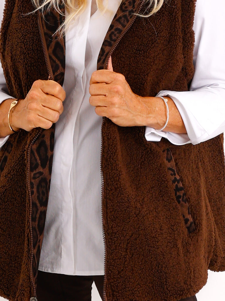 Wendeweste JIL.S – 2-in-1-Look mit abnehmbarer Kapuze – Größen 40 bis 52