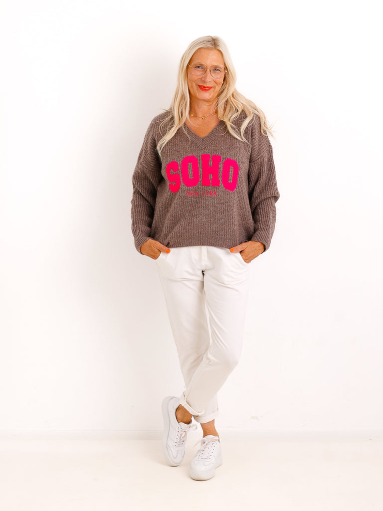 Oversize Strickpullover FLORINA.S – V-Ausschnitt & SOHO-Design – Gr. 38–44