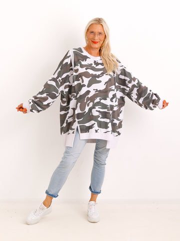Curvy-Sweater ELISE.S – Lässiger Long-Schnitt im Camouflage-Look – Gr. 42-52