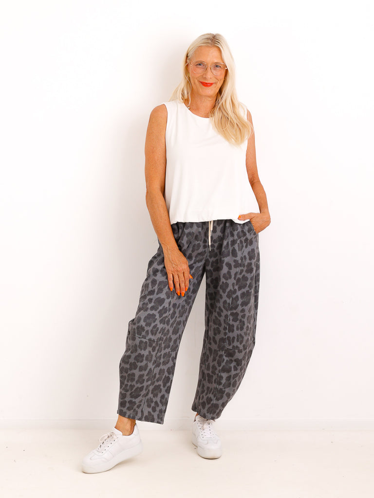 Hose DELVANO – Leo-Look mit lässiger Barrel-Silhouette – Gr. 36–42