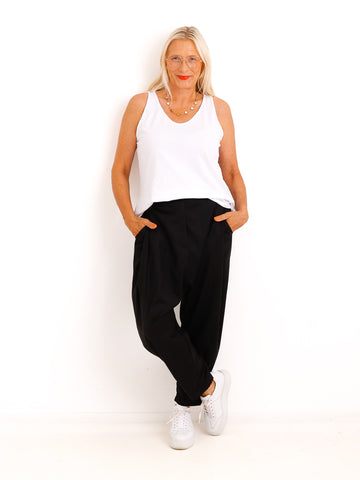 Baggy-Hose LARELL - schwarz - Extra tiefer Schritt & lässige Silhouette – Größen M–XL
