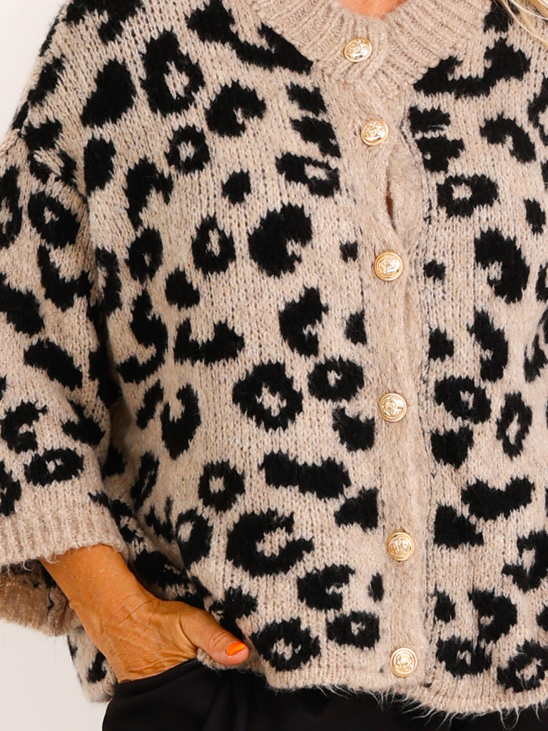 Cardigan SERIN – Leo-Print mit edlen goldfarbenen Knöpfen – Gr. 36–44