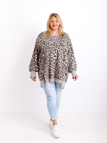 Elise Leo Sweater Curvy Size – langer Pullover in soften Naturtönen