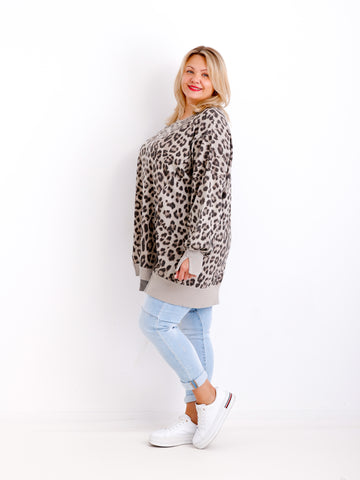 Elise Leo Sweater Curvy Size – langer Pullover in soften Naturtönen