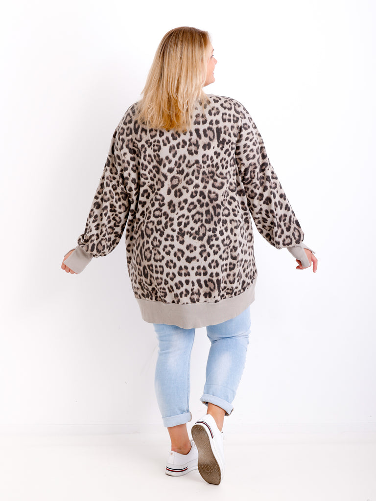 Elise Leo Sweater Curvy Size – langer Pullover in soften Naturtönen