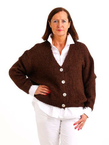 Oversize Strickjacke LIVARA – Flauschiger Glattstrick mit V-Ausschnitt – Gr. 38–44