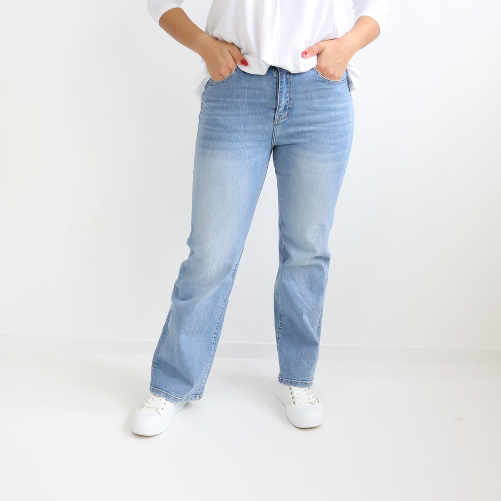 MALIA Wide Leg Jeans